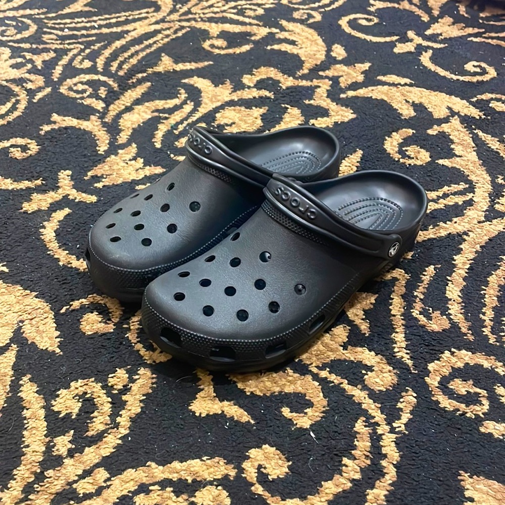 Size 11 black crocs